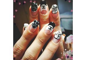花柄×Wフレンチでカッコ良く