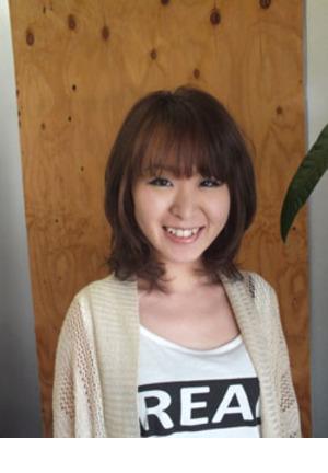 クセ毛を活かした大人カワイイスタイル