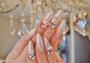 宝石いらずのシャイニーネイル
